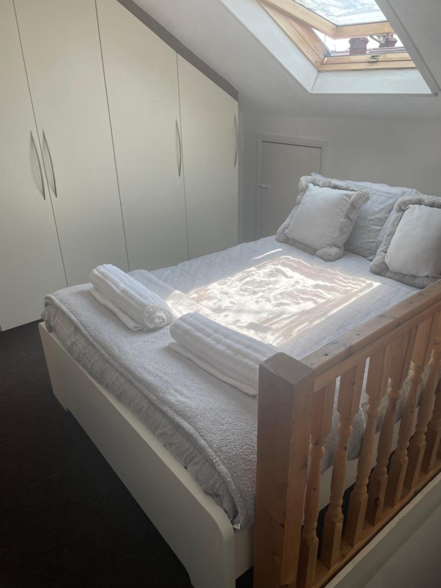 Home Sweet Home In Rg1 With Free Parking Reading Buitenkant foto