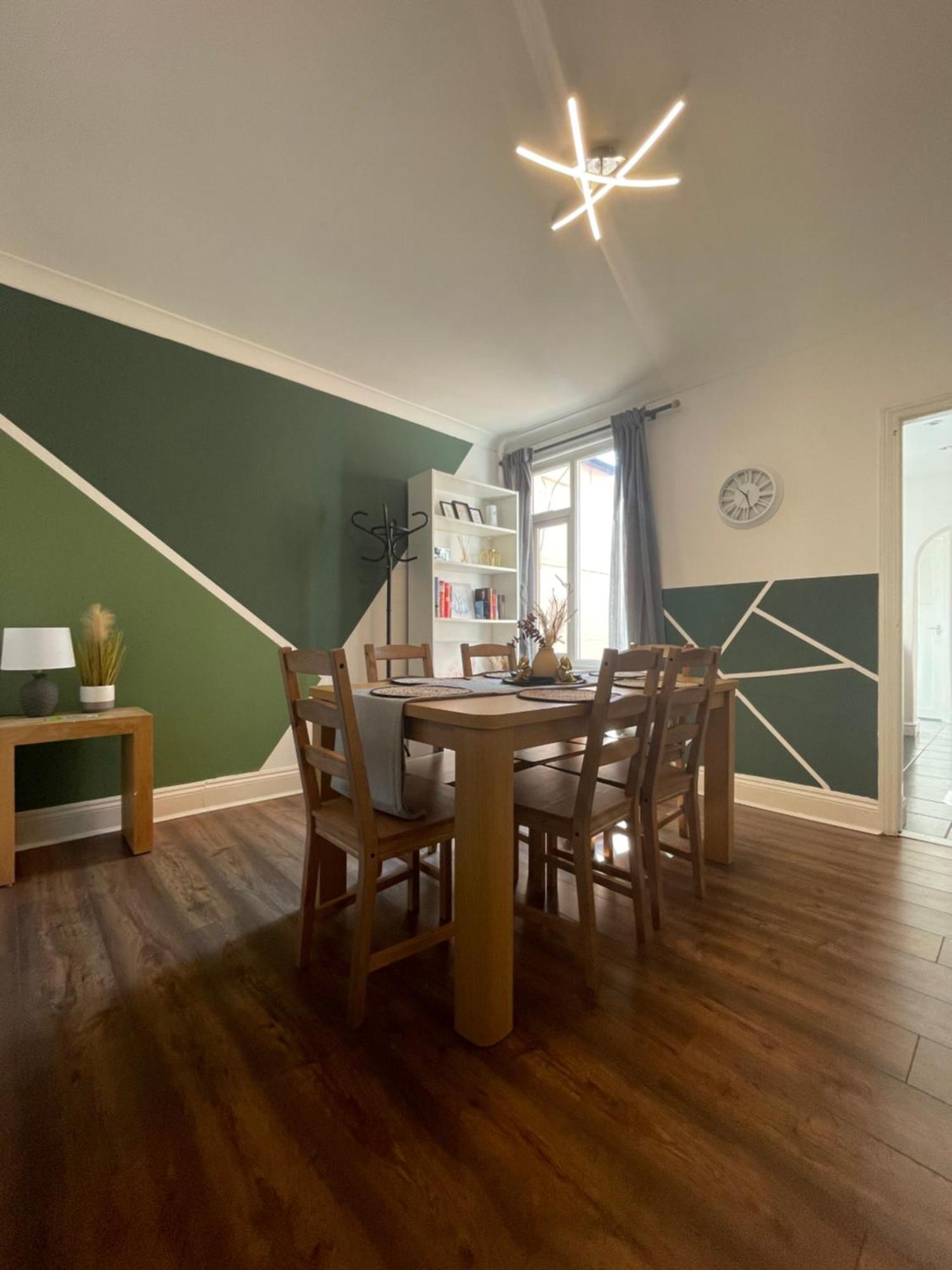 Home Sweet Home In Rg1 With Free Parking Reading Buitenkant foto