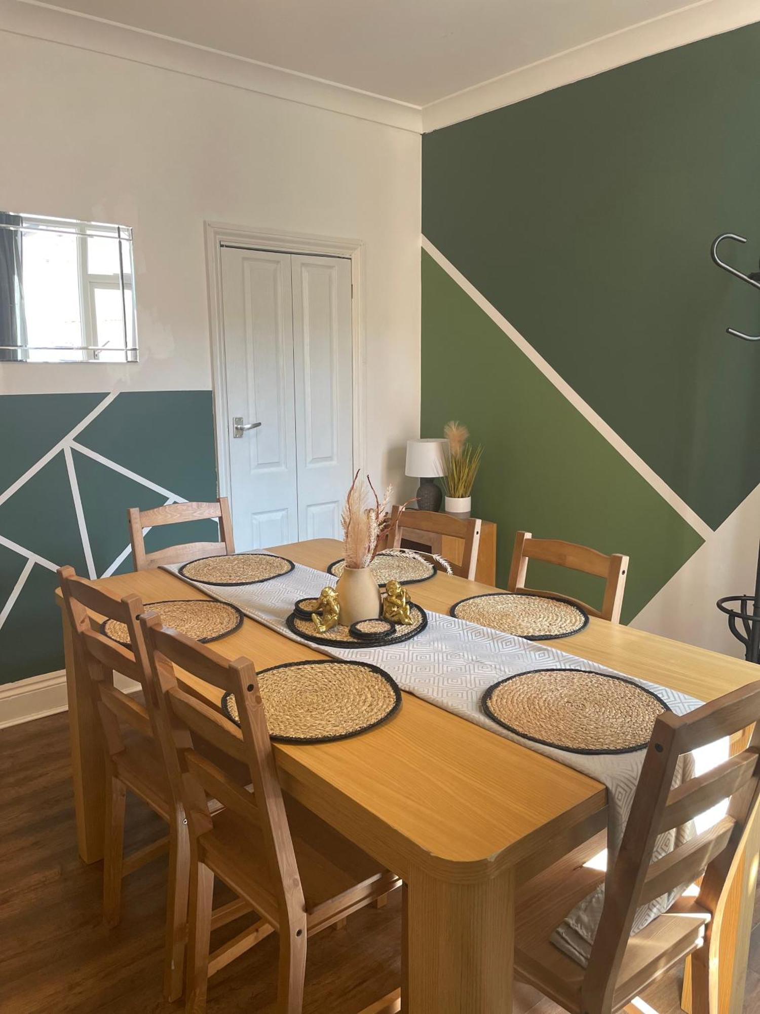 Home Sweet Home In Rg1 With Free Parking Reading Buitenkant foto