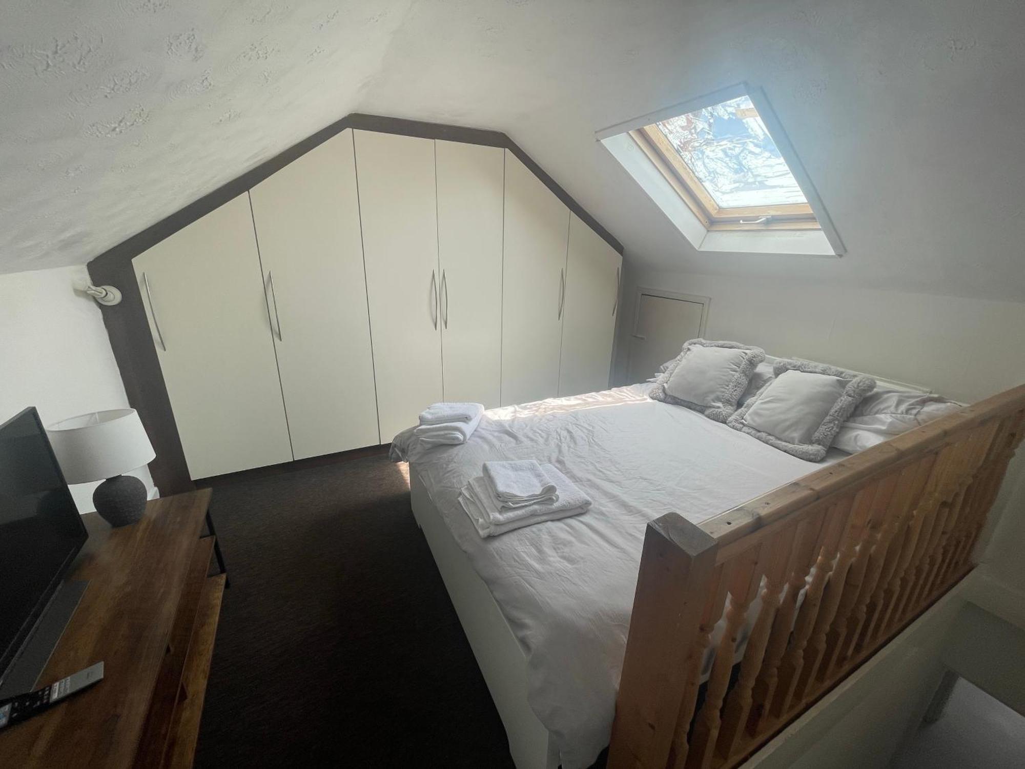 Home Sweet Home In Rg1 With Free Parking Reading Buitenkant foto