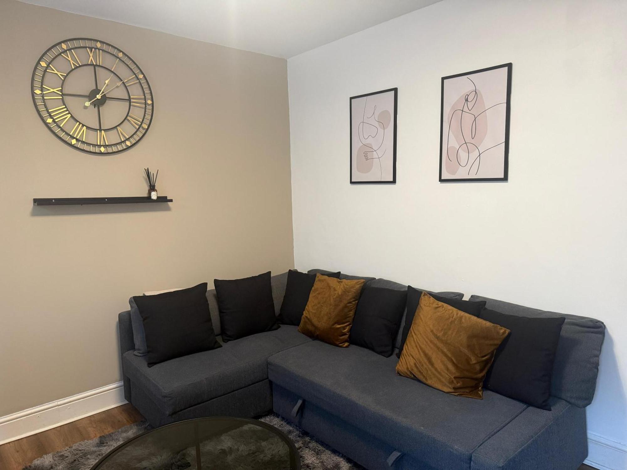 Home Sweet Home In Rg1 With Free Parking Reading Buitenkant foto
